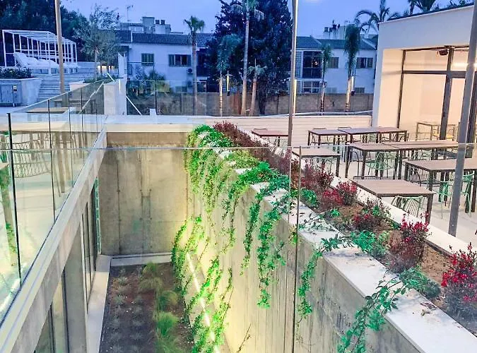 Paradiso Garden Hotel 4*